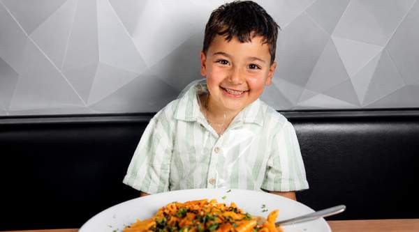 Disposable vs. Reusable Bibs for Toddlers: When a Clear Bib Makes Mealtime Easier